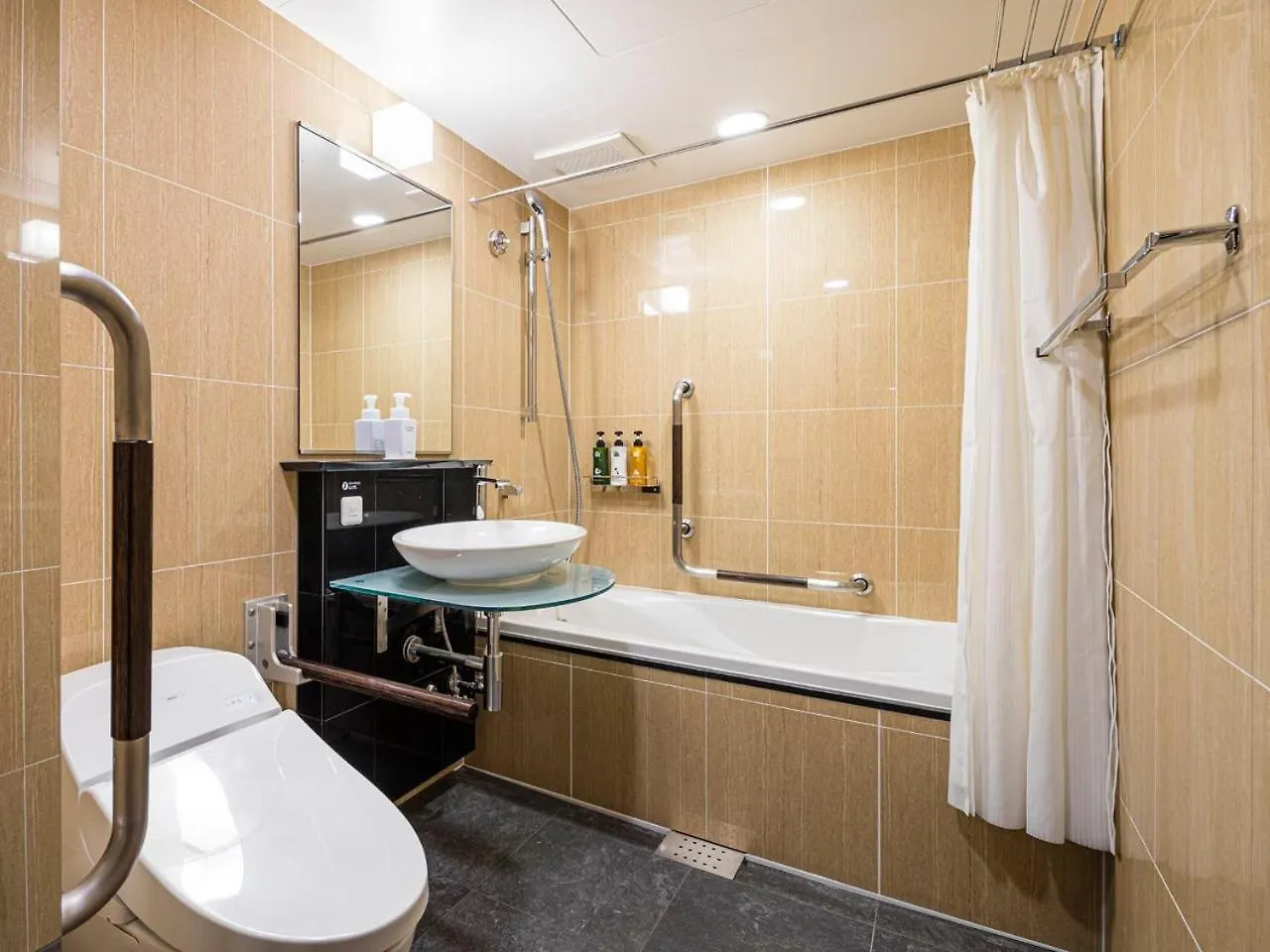 Apa Hotel Ningyocho Ekihigashi Tokio Japón
